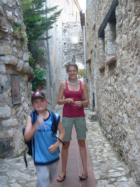 0407_Eze_tourists