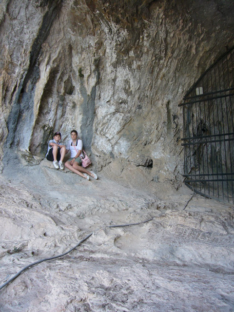 0210_Toirano_cave_mouth